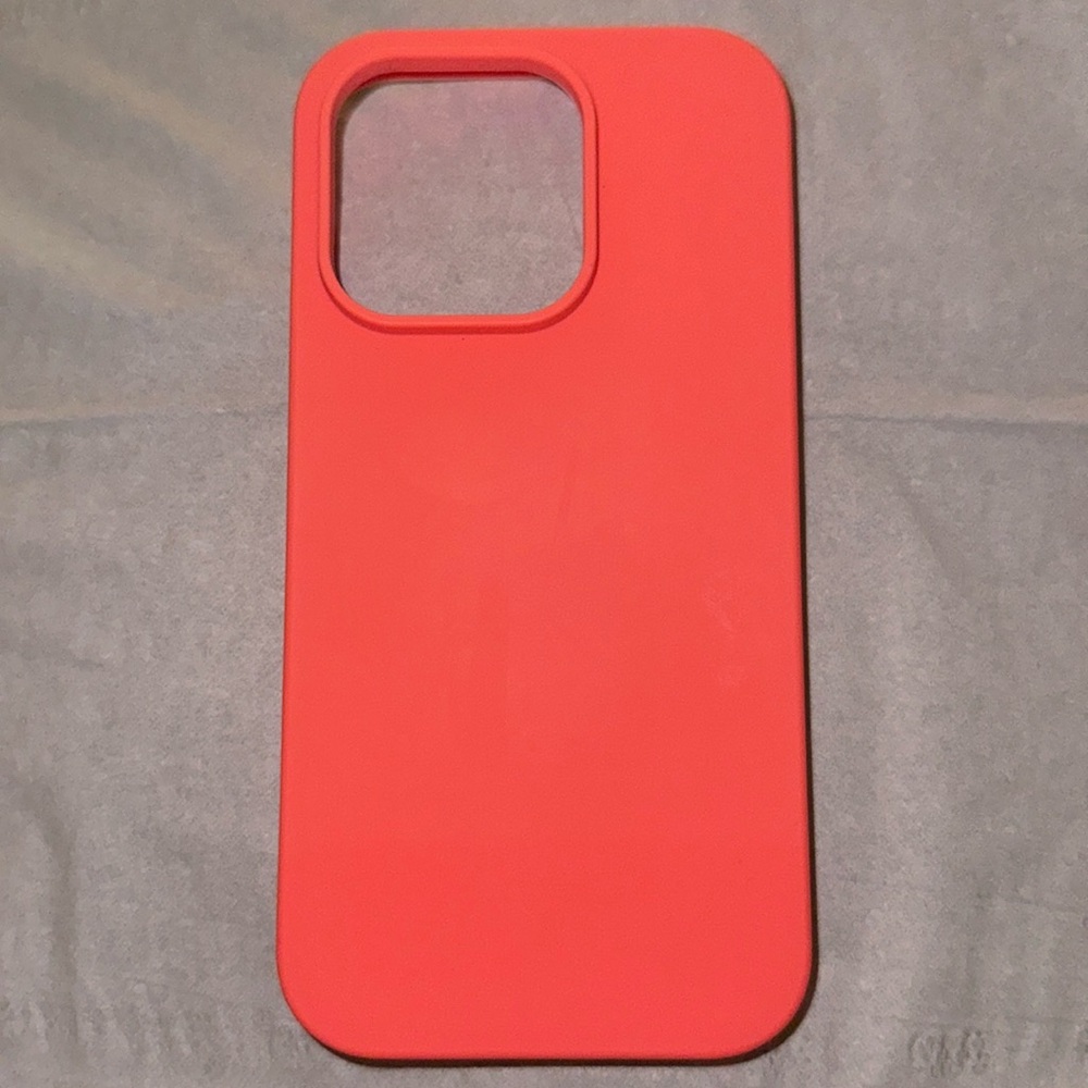 iPhone 14 Pro Silicone Case- PEACH